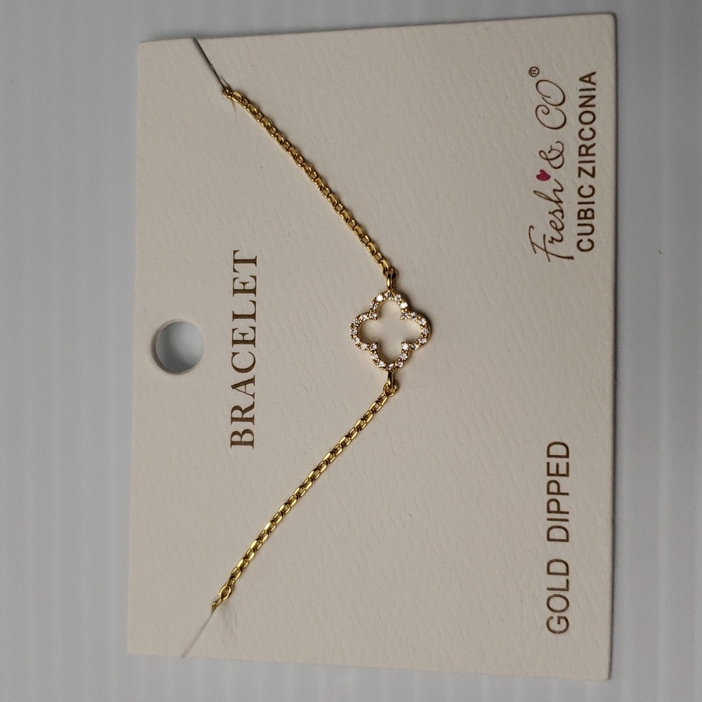 Gold 4 leaf clover bracelet